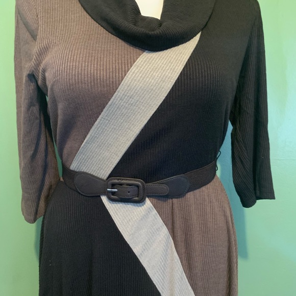 Dress - Picture 5 of 7